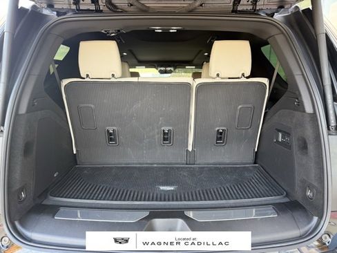 Used 2025 Cadillac Escalade Sport w/ LPO, ONYX Package image 28