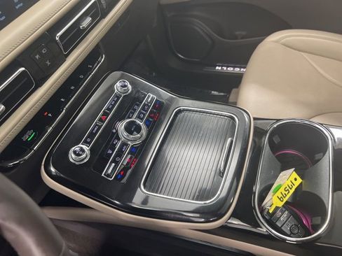 Certified 2022 Lincoln Nautilus Reserve image 19