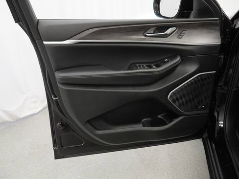 Certified 2022 Jeep Grand Cherokee Limited 4xe image 44