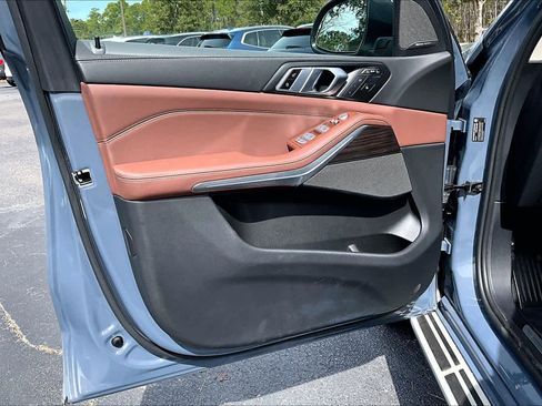 Certified 2024 BMW X7 xDrive40i w/ Premium Package image 22