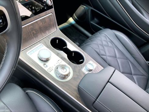 Used 2025 Genesis GV80 3.5T Prestige AWD/4WD image 15