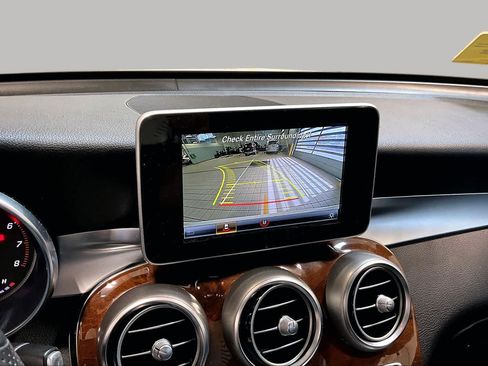 Used 2019 Mercedes-Benz GLC 300 4MATIC image 28
