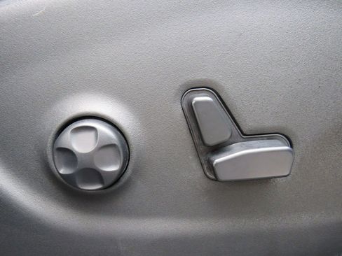 Used 2020 Jeep Cherokee Limited image 38