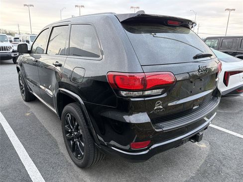 Used 2021 Jeep Grand Cherokee Laredo X image 6