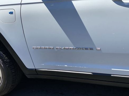 Used 2024 Jeep Grand Cherokee Limited 4xe AWD/4WD image 10