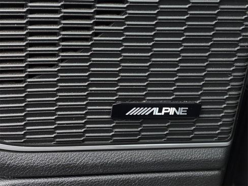 Used 2023 Jeep Grand Cherokee Limited w/ Black Appearance Package image 30