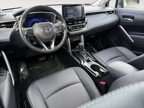 Used 2022 Toyota Corolla Cross XLE image 15