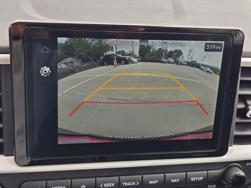 Used 2023 Hyundai Venue Limited w/ Cargo Package FWD image 21