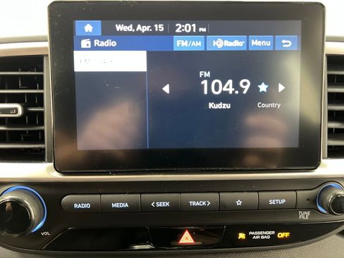 Used 2025 Hyundai Venue SE FWD image 48