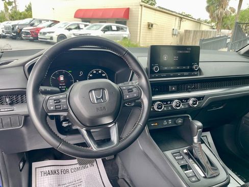 Used 2025 Honda CR-V Sport image 12