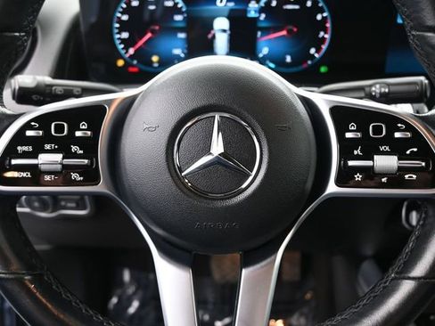 Used 2023 Mercedes-Benz GLB 250 4MATIC image 30