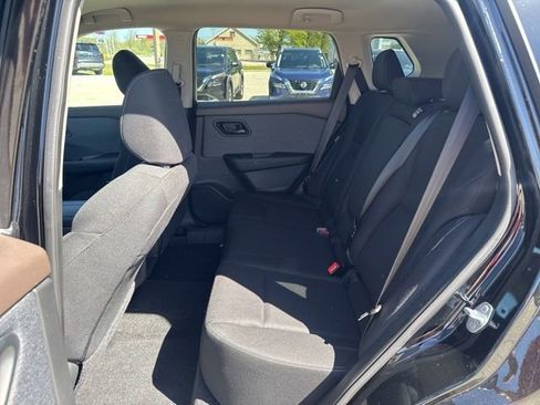 Used 2023 Nissan Rogue S AWD/4WD image 10