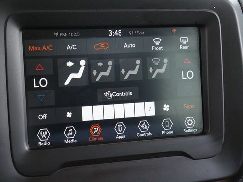 Used 2020 Jeep Renegade Limited AWD/4WD image 38