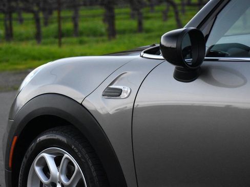 Used 2020 MINI Cooper 4-Door Hardtop image 17