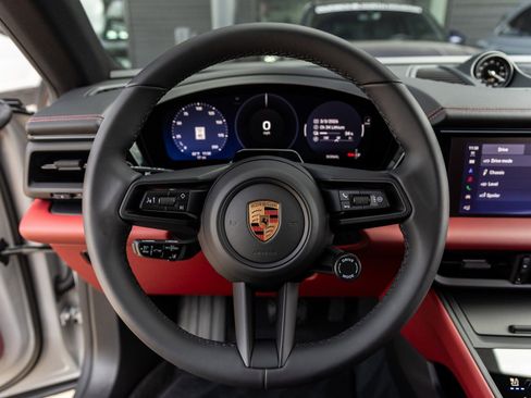 New 2026 Porsche Macan 4 Electric image 30