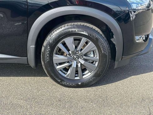 Used 2025 Nissan Pathfinder S image 7