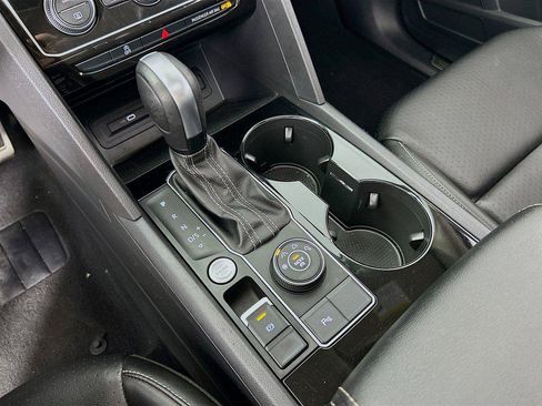 Certified 2021 Volkswagen Atlas SEL R-Line AWD/4WD image 17