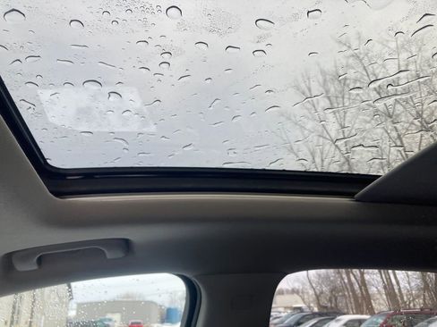 Used 2018 Chevrolet Equinox Premier image 27