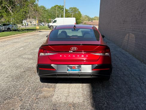 New 2026 Hyundai Elantra SEL Sport Premium FWD image 4