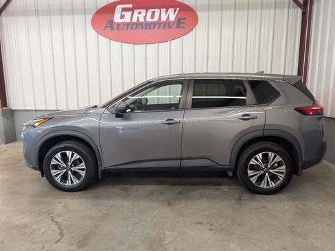 Used 2022 Nissan Rogue SV AWD/4WD image 16