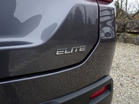 Used 2025 Honda Pilot Elite image 10