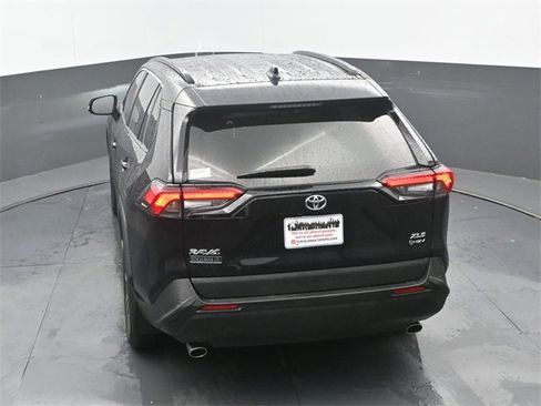 Used 2025 Toyota RAV4 XLE Premium image 30
