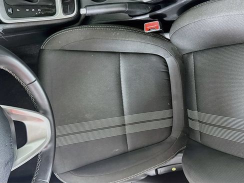 Used 2024 Hyundai Venue SEL FWD image 19