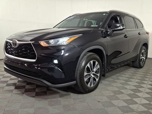 Used 2020 Toyota Highlander XLE AWD/4WD image 6
