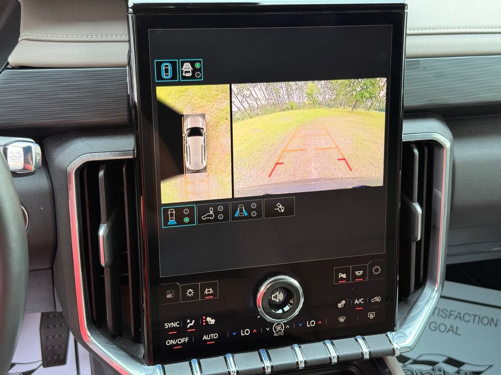 Used 2026 GMC Acadia Elevation w/ Elevation Premium Package FWD image 19