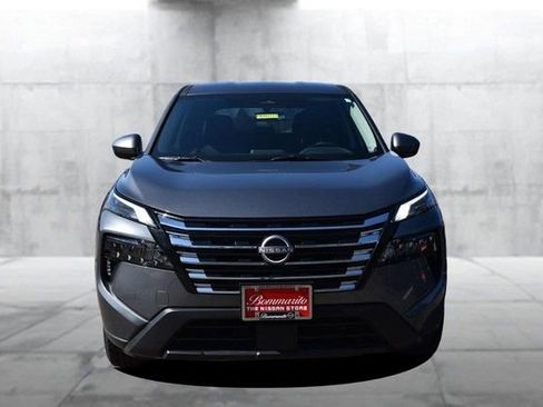 Certified 2025 Nissan Rogue SV image 4