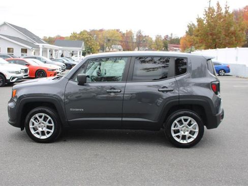 Used 2023 Jeep Renegade Latitude image 5