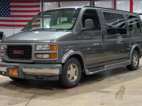 Used 1999 GMC Savana 1500 w/ Convenience Pkg image 1