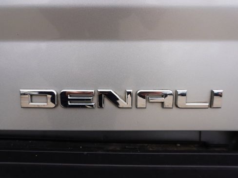 Used 2018 GMC Sierra 3500 Denali w/ Duramax Plus Package image 32