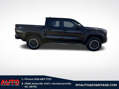 Used 2024 Toyota Tacoma TRD Off-Road AWD/4WD image 4
