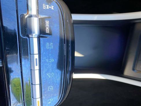 Used 2025 Hyundai Tucson Limited image 16