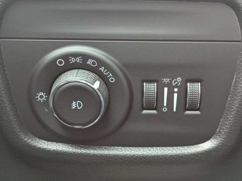Used 2026 Jeep Grand Cherokee Limited w/ Limited Altitude Package RWD image 25