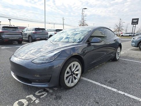 Used 2021 Tesla Model 3 Standard Range Plus image 3