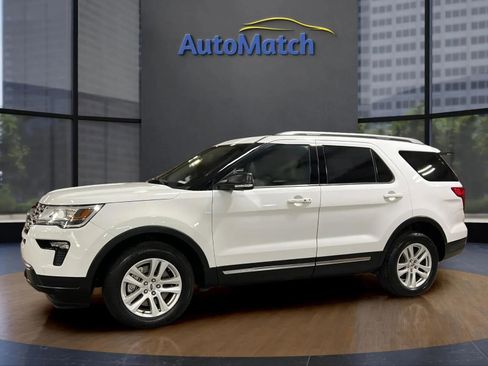 Used 2019 Ford Explorer XLT w/ Equipment Group 202A image 6