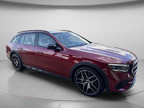 Used 2024 Mercedes-Benz E 450 4MATIC All-Terrain Wagon image 7