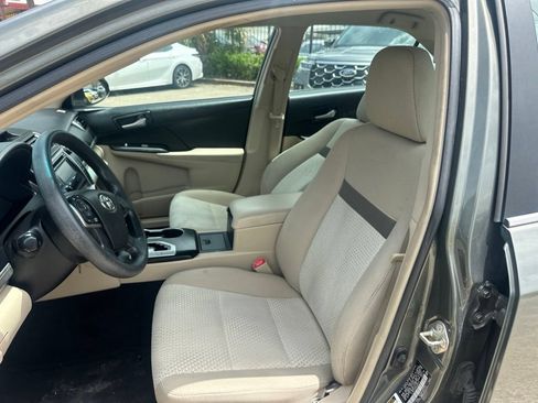 Used 2014 Toyota Camry LE FWD image 6