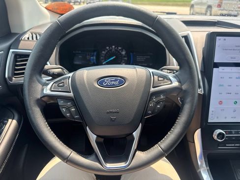 Certified 2024 Ford Edge Titanium AWD/4WD image 11