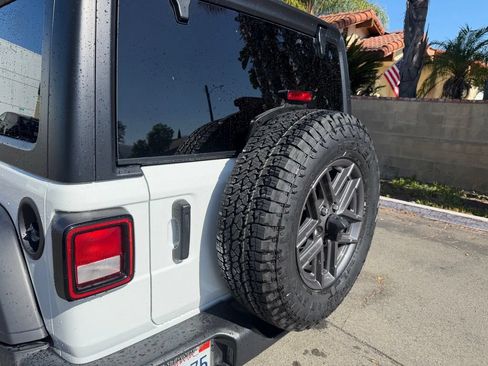 Used 2024 Jeep Wrangler Unlimited Sport AWD/4WD image 11