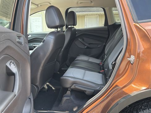 Used 2017 Ford Escape SE w/ Equipment Group 201A AWD/4WD image 14