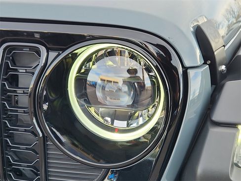 Used 2024 Jeep Wrangler Willys image 5