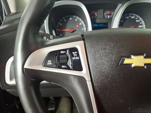 Used 2017 Chevrolet Equinox LT FWD image 16