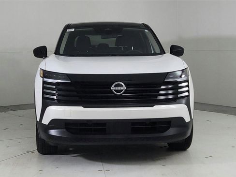 Used 2025 Nissan Kicks SV image 3