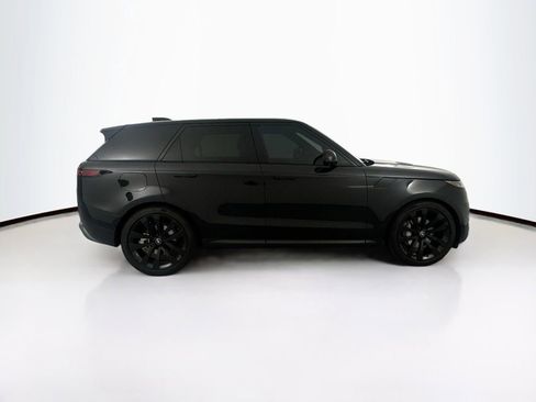 Used 2025 Land Rover Range Rover Sport SE AWD/4WD image 4