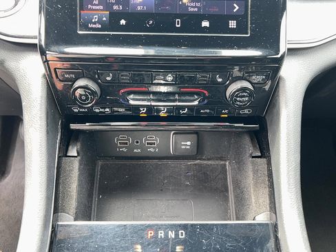 Used 2021 Jeep Grand Cherokee L Laredo AWD/4WD image 18