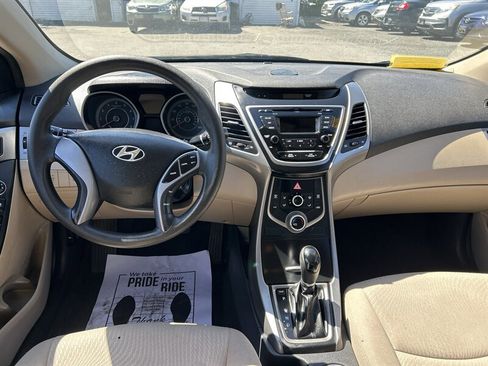 Used 2016 Hyundai Elantra SE FWD image 10