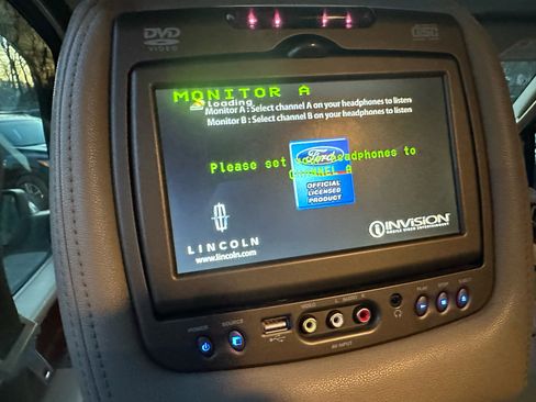 Used 2013 Lincoln Navigator L 4WD w/ HD Trailer Tow Pkg image 38